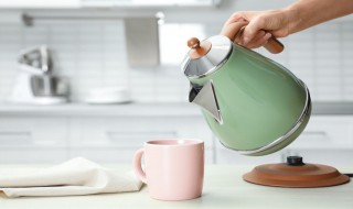 茶壶里的水垢时间长了怎么去除 茶壶里的水垢怎么清理