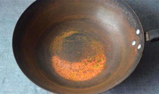 煮菜的铁锅生锈了怎么处理 使用的铁锅生锈了怎么处理方法