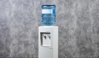 家里饮水机如何清洗里面的污垢 家用饮水机怎样除水垢
