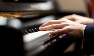 钢琴初学者每天需要练琴多长时间 钢琴初学者每天需要练琴多长时间呢