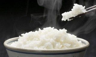 蒸米饭水到手指哪里 米饭怎么蒸放多少水手指
