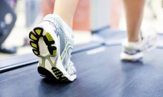 跑步减肥伤膝盖吗 大体重减肥跑步对膝盖好吗
