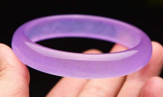 紫翡翠手镯为何见光死 紫色手镯见光死