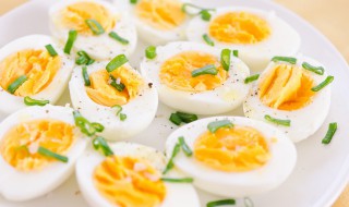 煮熟的蛋黄发绿能吃吗 煮鸡蛋的蛋黄发绿能吃吗