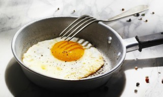 怎样煎一个漂亮的单面煎蛋（如何单面煎蛋会又嫩又好吃）