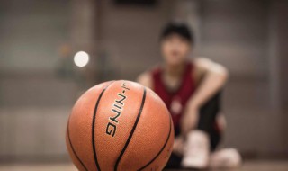 篮球球性的训练方法有哪些（熟悉篮球球性的方法）