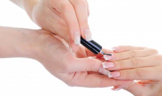 护甲油和透明指甲油的区别 亮甲油和透明指甲油有什么区别