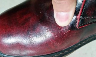 皮鞋掉色了如何补救 擦皮鞋掉色怎么办
