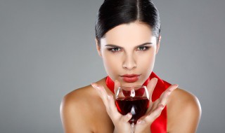 什么叫干红葡萄酒 什么叫干红葡萄酒什么叫半干红葡萄酒