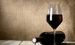 白葡萄酒和红葡萄酒的区别有哪些 白葡萄酒和红葡萄酒的区别有哪些特点