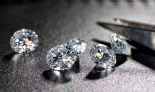 水钻和钻石的区别（水钻是钻石的一种吗）