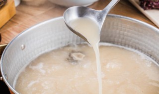 火锅大骨汤怎么熬成乳白色 奶白色的火锅汤是怎么熬出来的