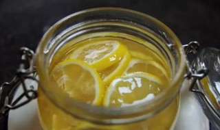 蜂蜜柠檬水不放冰箱可以吗（柠檬蜂蜜水必须放冰箱吗）