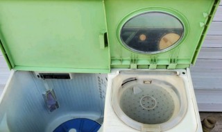 如何清洗双缸洗衣机（如何清洗双缸洗衣机桶里的污垢）