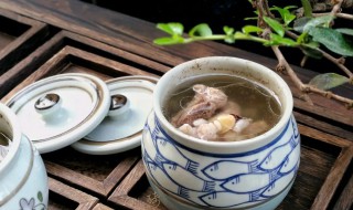 扁豆芡实薏米骨汤最正宗的做法 扁豆芡实薏米骨汤最正宗的做法大全