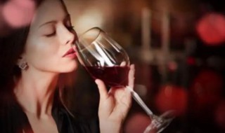 为什么干红葡萄酒喝起来苦涩啊 干红葡萄酒为什么又苦又涩?