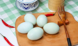 熟的咸鸭蛋常温可以放多久（煮熟的咸鸭蛋常温下可以放多久）