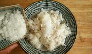 直接用剩米饭做蒸糕的做法 用剩米饭做米糕的做法