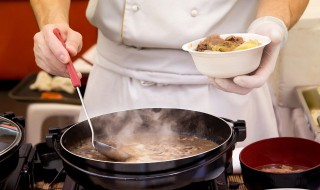 不锈钢锅放汤可以吗 不锈钢汤锅可以炖汤吗