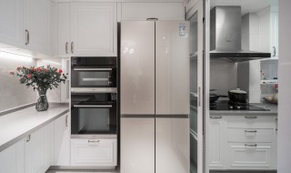 冰箱上面可以放烤箱吗 烤箱能放在冰箱上面吗