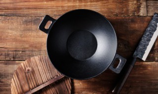 家庭铁锅生锈的清洗方法（家用铁锅生锈的处理方法是什么?）