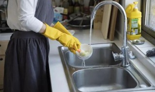 家庭细菌清洗方法（家庭清洁消毒的方法）