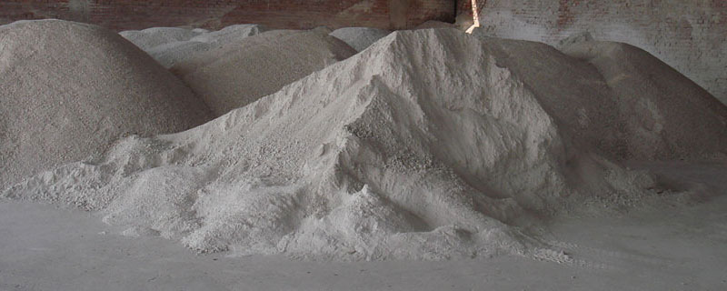 磷肥为什么不能加熟石灰（化肥加入熟石灰）