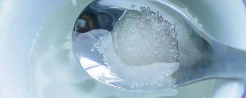 为什么热水能加快白糖的溶解（为什么热水能溶解更多的糖）