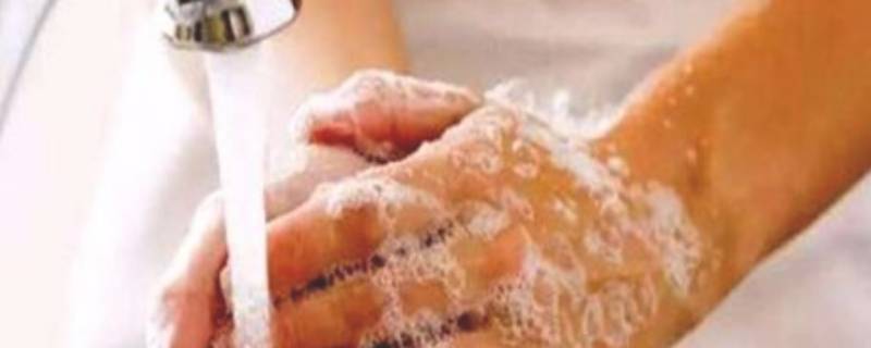 黑色染发剂弄到指甲上怎么洗掉 黑色染发剂弄到手指甲上怎么洗掉