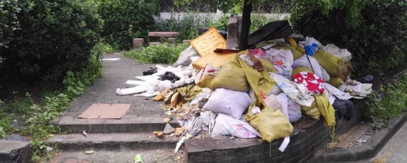 垃圾堆放会造成哪些环境问题 垃圾堆放着会造成哪些环境问题