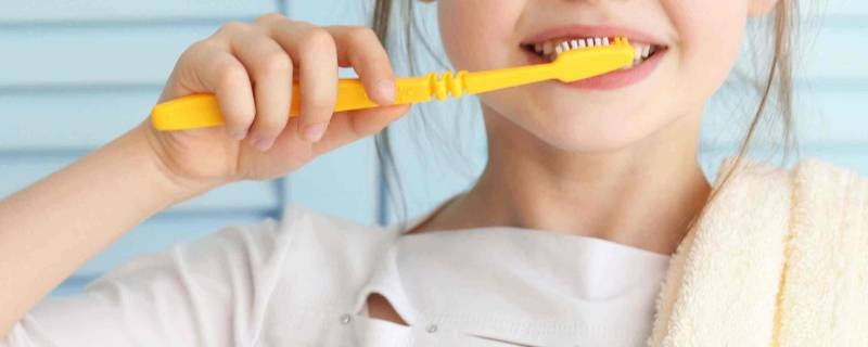 刷牙前牙膏要不要沾水和漱口 漱口前牙膏需不需要沾水