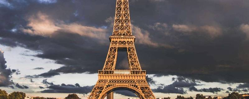 埃菲尔铁塔建于哪一年 法国巴黎埃菲尔铁塔建于哪一年