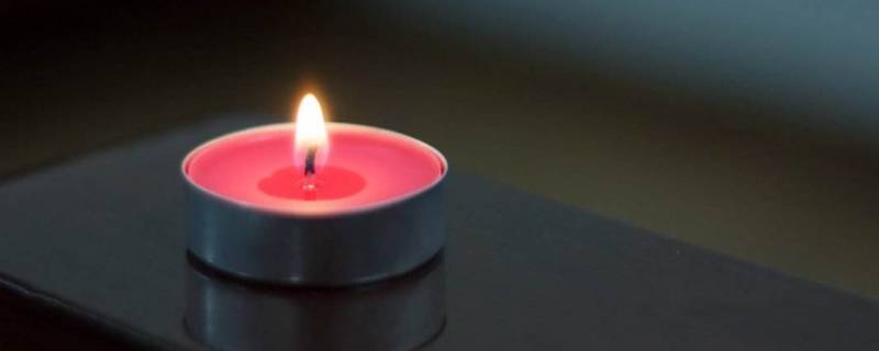 使用蜡烛蚊香时要远离什么可燃物 使用蜡烛蚊香时要远离什么可燃物品