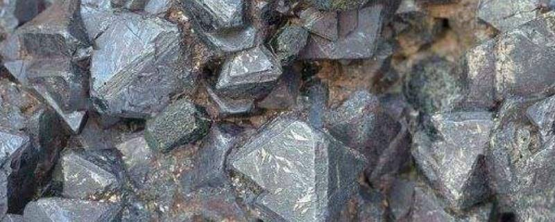 铁矿石是纯净物还是混合物（磁铁矿是纯净物还是混合物）