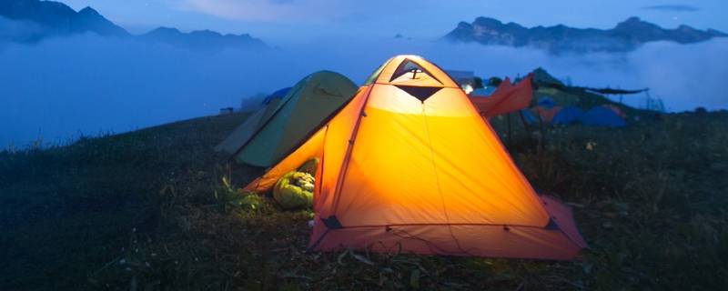 帐篷防潮垫放在帐篷里面还是下面 帐篷防潮垫放在帐篷里面还是下面好呢