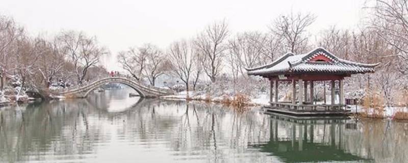 济南的冬天有怎样的特点 济南的冬天有怎样的特点通过哪些景物描写的