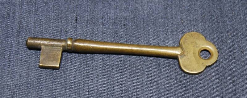 铜钥匙能被磁铁吸引吗 铜不能被磁铁吸引吗?