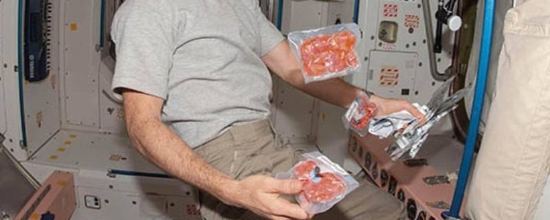 宇航员怎么吃饭 宇航员怎么吃饭的视频