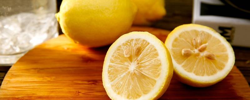 柠檬水放冰箱可以保存多久 蜂蜜柠檬水放冰箱可以保存多久