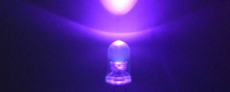 紫外线灯擦拭95还是75酒精 紫外线灯为什么要用95%酒精擦