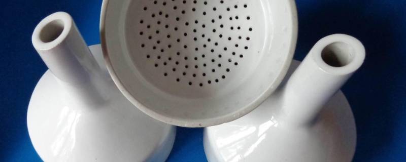 在布氏漏斗上洗涤滤饼时应注意什么 在使用布氏漏斗过滤后洗涤产品的操作中要注意哪些问题