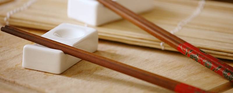 新买的筷子怎样处理才可以用（新买的筷子怎样处理才可以用学生）