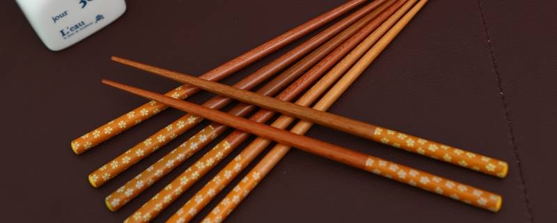 新筷子买来最正确的处理方法 买来的新筷子怎样处理好