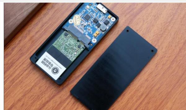 SSD移动硬盘和USB3.1的速度一样快吗