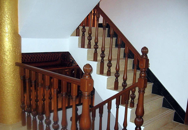 家用楼梯选购方法（家用楼梯选购方法图解）