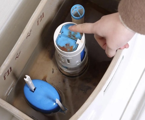 马桶水箱漏水原因 马桶水箱漏水原因及解决方法
