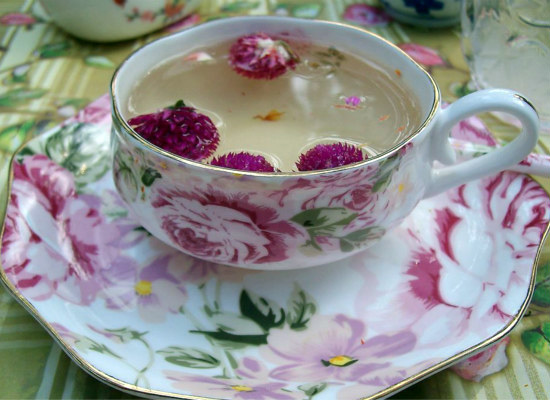 你知道红花茶的功效与作用有哪些吗 你知道红花茶的功效与作用有哪些吗英语