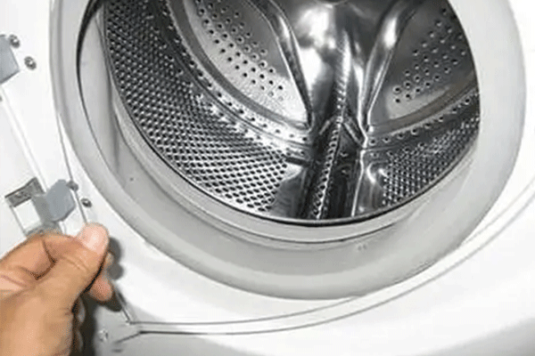 洗衣机为什么甩不干水（洗衣机为什么甩不干水?）