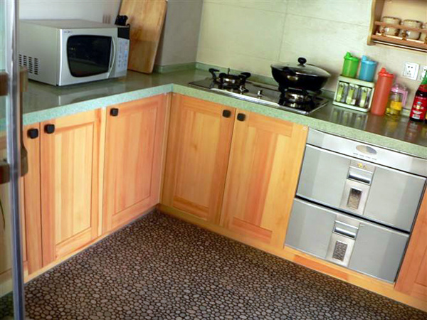 小厨房变大空间的方法有哪些（小厨房怎么装修显大）