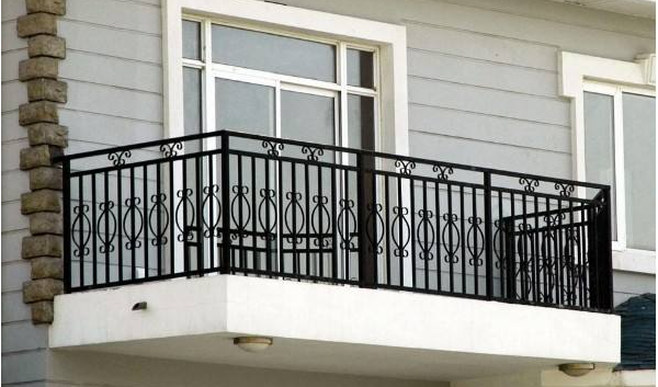 阳台防护栏的高度与价格 阳台防护栏高度标准